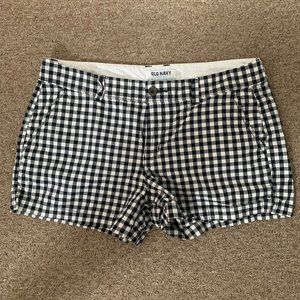 Black and white checkered Old Navy Shorts Size 8